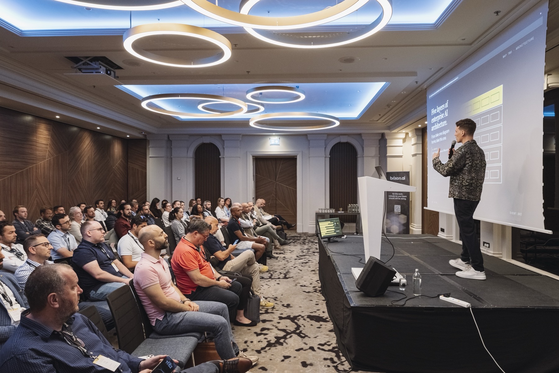 Voller Veranstaltungssaal während einer Keynote von Schwarzwald Digital